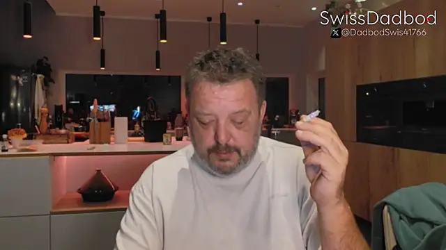 Snapshot of SwissDadbod chatting on 28, 9, 2025 SwissDadbod online show from 28, 9, 2025