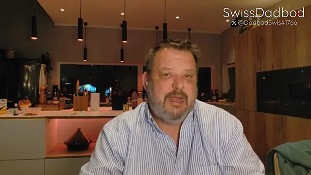 Snapshot of SwissDadbod chatting on 29, 9, 2025 SwissDadbod online show from 29, 9, 2025