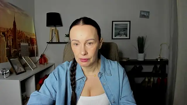 Velvet Jasmine online show from 6, 2, 2026