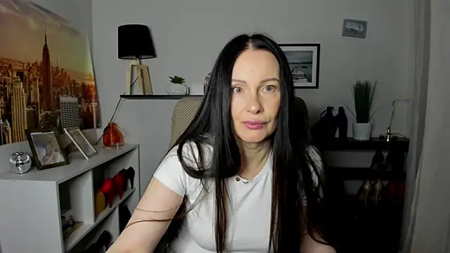 Velvet Jasmine online show from 13, 2, 2026