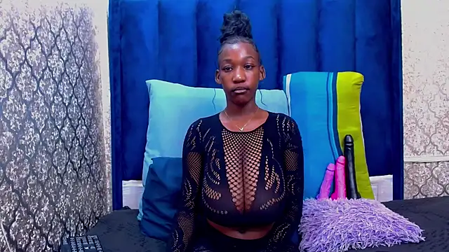 Snapshot of DarkQueen25x chatting on 27, 5, 2026 DarkQueen25x online show from 27, 5, 2026