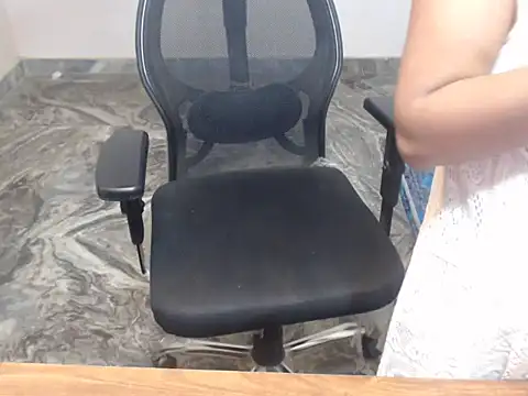  LoveBirds online show from 9, 4, 2026