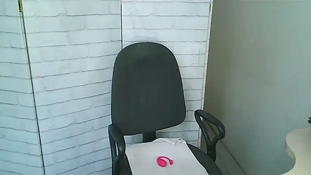 Helen xi  online show from 15, 1, 2026