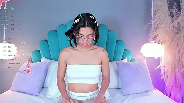 AlassiaHocthner online show from 7, 10, 2025