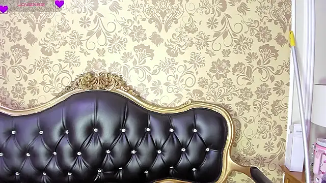 JulitPink online show from 8, 3, 2026