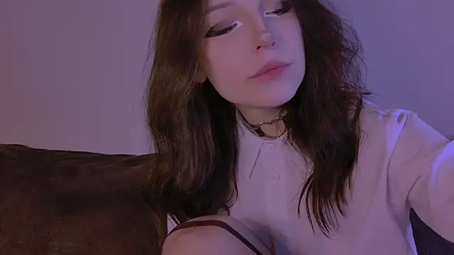 claire bennett online show from 21, 4, 2026