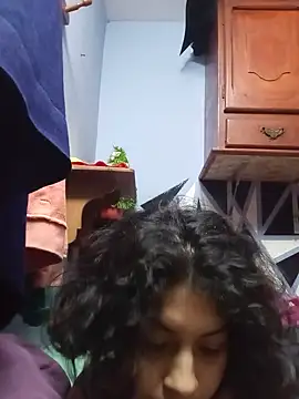 Snapshot of Syndel23 chatting on 11, 9, 2025 Syndel23 online show from 11, 9, 2025