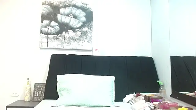 DonnaJoness online show from 17, 11, 2025