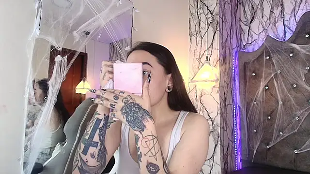 Zami Escobar of online show from 8, 11, 2025