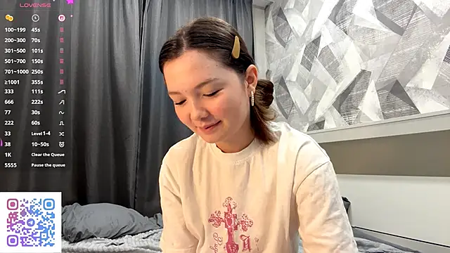 KiraVelvet online show from 26, 10, 2025