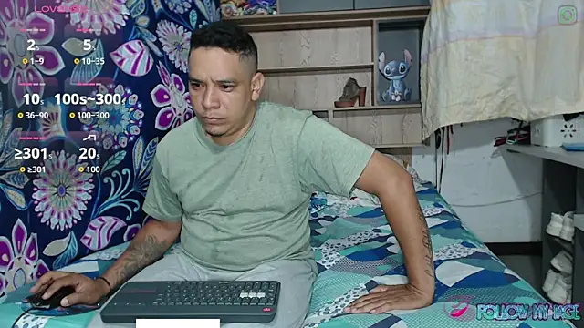 Snapshot of luisafe2025 chatting on 10, 10, 2025 luisafe2025 online show from 10, 10, 2025