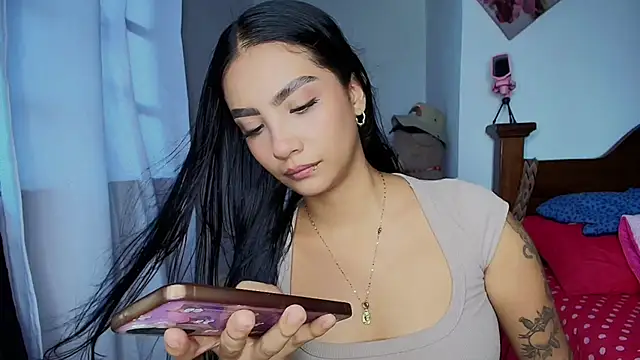 Snapshot of mia_yireth chatting on 29, 10, 2025 mia yireth online show from 29, 10, 2025