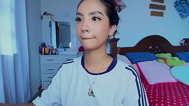 Snapshot of mia_yireth chatting on 31, 10, 2025 mia yireth online show from 31, 10, 2025