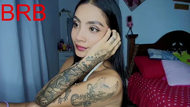 Snapshot of mia_yireth chatting on 14, 11, 2025 mia yireth online show from 14, 11, 2025