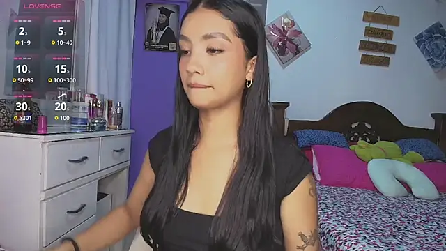 Snapshot of mia_yireth chatting on 22, 11, 2025 mia yireth online show from 22, 11, 2025