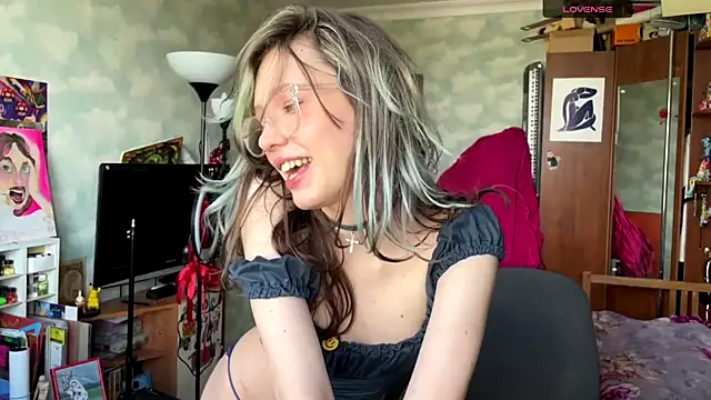 Snapshot of darling_darinka chatting on 6, 6, 2026 darling darinka online show from 6, 6, 2026