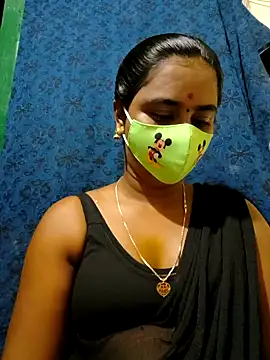 Snapshot of mini-queen chatting on 13, 9, 2025 mini-queen online show from 13, 9, 2025