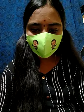 Snapshot of mini-queen chatting on 27, 9, 2025 mini-queen online show from 27, 9, 2025