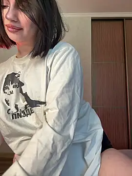 Snapshot of YourLittleDevil chatting on 27, 6, 2026 YourLittleDevil online show from 27, 6, 2026