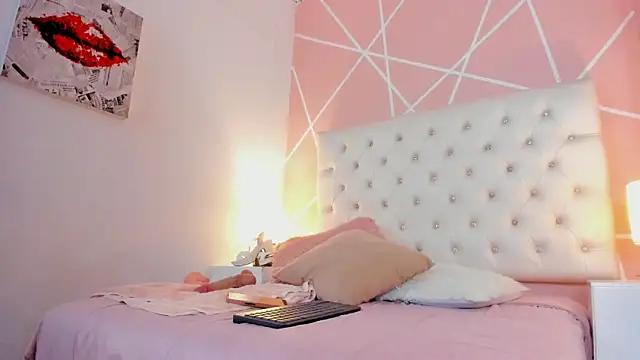 Snapshot of Viictoriia_Lopez chatting on 1, 10, 2025 Viictoriia Lopez online show from 1, 10, 2025