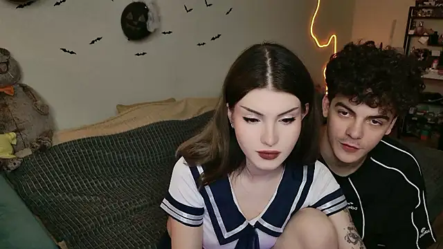 Alice18James online show from 18, 10, 2025