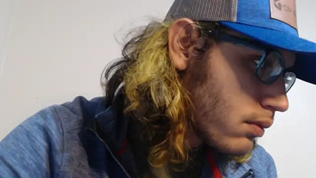 Snapshot of zacthefeetguy chatting on 4, 2, 2026 zacthefeetguy online show from 4, 2, 2026