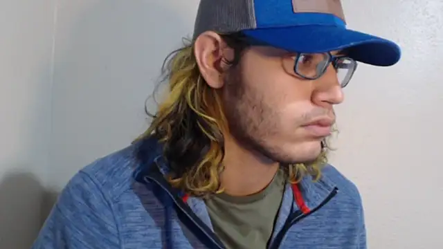 Snapshot of zacthefeetguy chatting on 4, 2, 2026 zacthefeetguy online show from 4, 2, 2026