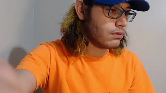 Snapshot of zacthefeetguy chatting on 5, 2, 2026 zacthefeetguy online show from 5, 2, 2026