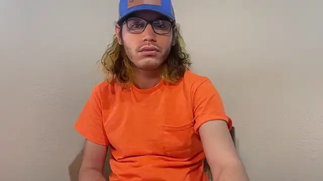 Snapshot of zacthefeetguy chatting on 5, 2, 2026 zacthefeetguy online show from 5, 2, 2026