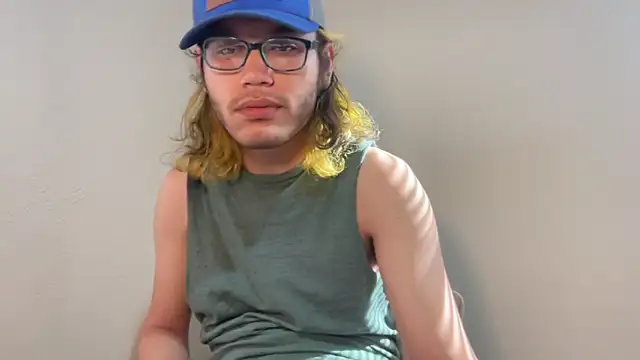 Snapshot of zacthefeetguy chatting on 6, 2, 2026 zacthefeetguy online show from 6, 2, 2026