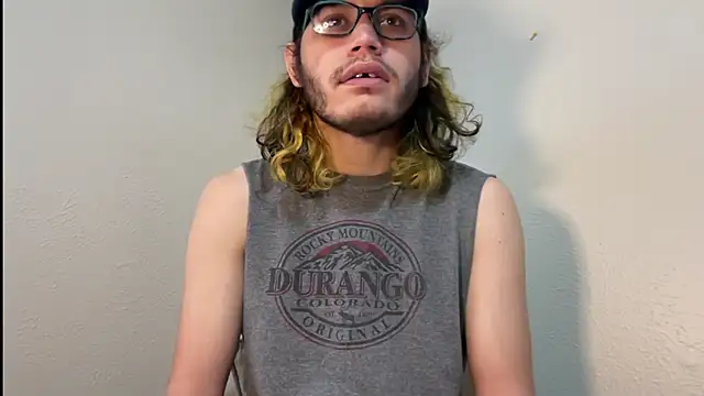 Snapshot of zacthefeetguy chatting on 23, 2, 2026 zacthefeetguy online show from 23, 2, 2026