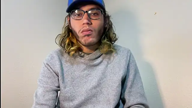 Snapshot of zacthefeetguy chatting on 24, 2, 2026 zacthefeetguy online show from 24, 2, 2026