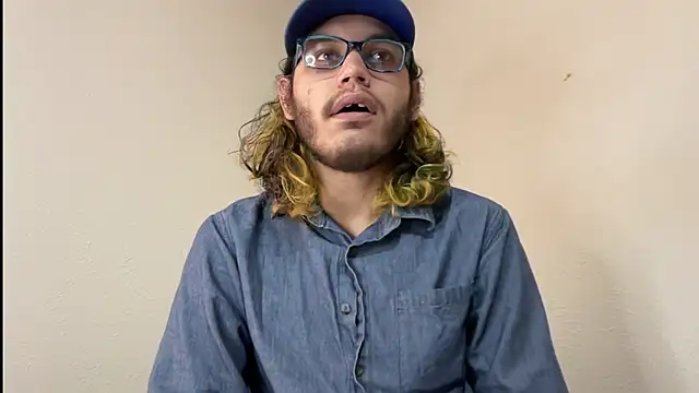 Snapshot of zacthefeetguy chatting on 1, 3, 2026 zacthefeetguy online show from 1, 3, 2026