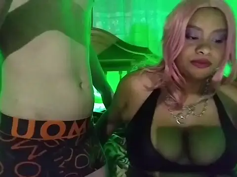 queencinnamon online show from 24, 10, 2025