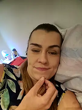 Carolinemiam online show from 16, 10, 2025