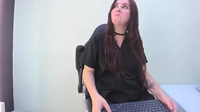 sophieturner mg online show from 14, 7, 2026