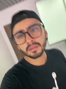 Snapshot of cristopher_wallacee chatting on 31, 10, 2025 cristopher wallacee online show from 31, 10, 2025