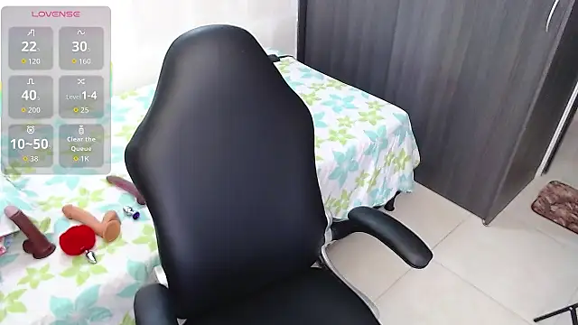 Snapshot of aynarakiss chatting on 7, 10, 2025 aynarakiss online show from 7, 10, 2025