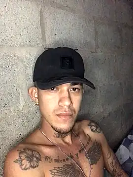 Snapshot of tattoos22 chatting on 30, 10, 2025 tattoos22 online show from 30, 10, 2025