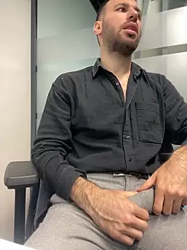 Snapshot of speddy34 chatting on 2, 10, 2025 speddy34 online show from 2, 10, 2025