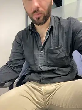 Snapshot of speddy34 chatting on 24, 10, 2025 speddy34 online show from 24, 10, 2025