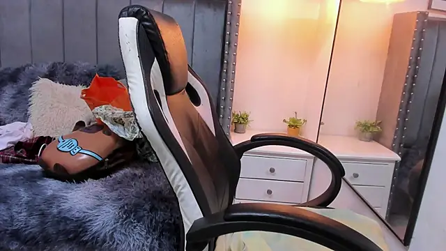 Miyu Komori online show from 17, 4, 2026