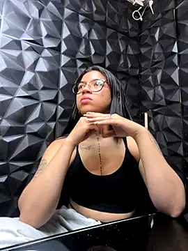 lil charme online show from 23, 10, 2025