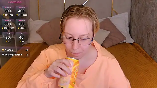 Snapshot of AlexandraGreen chatting on 13, 6, 2026 AlexandraGreen online show from 13, 6, 2026