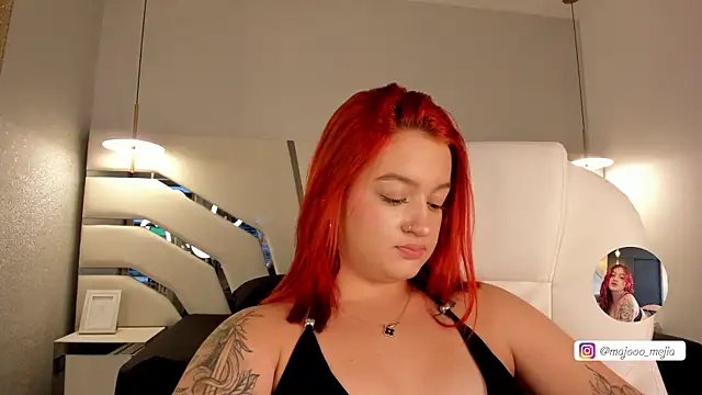 Julieth Rojas online show from 11, 9, 2025