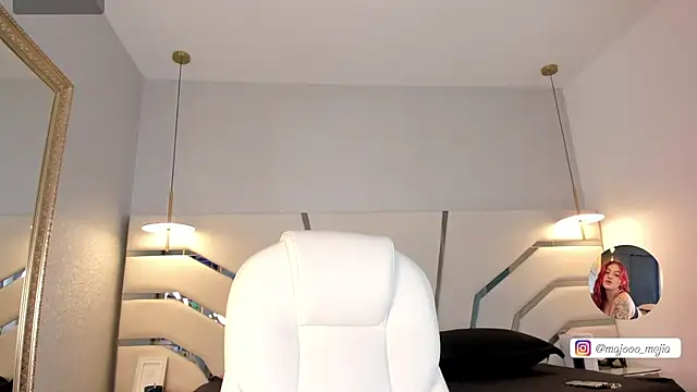 Julieth Rojas online show from 13, 9, 2025