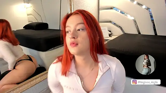 Julieth Rojas online show from 3, 10, 2025