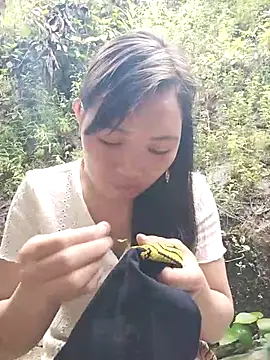 susu-00 online show from 23, 9, 2025