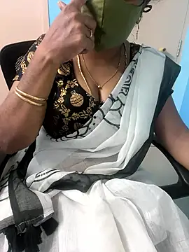 Snapshot of monal_95 chatting on 8, 1, 2026 monal 95 online show from 8, 1, 2026