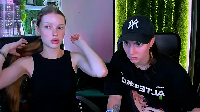 Snapshot of khloebeauty chatting on 8, 7, 2026 khloebeauty online show from 8, 7, 2026